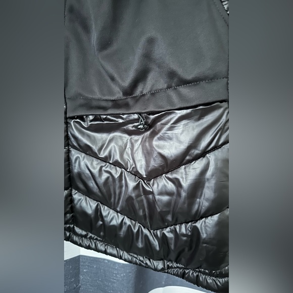 Guess puffy coat - Picture 7 of 7